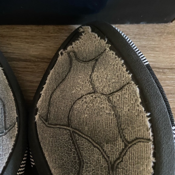 Cleo’s by Skechers Memory Foam size 7 - Picture 9 of 9